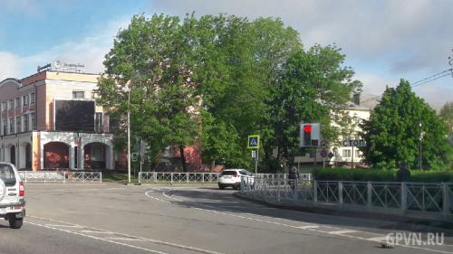 В городах России устанавливают километры пешеходных ограждений